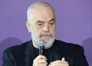 “Ne jemi autorë të Reformës në Drejtësi”- Rama: Treni i historisë ndalon shumë pak në stacion, ose e kap, ose e humbet!