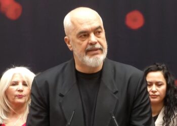 Rama ironizon koalicionin e Berishës me partitë opozitare: Gjëja më madhështore janë mustaqet e Kujtim Gjuzit