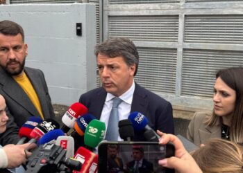 Renzi viziton kampin bosh të Gjadrit: Italianët të shohin se ku kanë shkuar paratë e tyre! U ndërtua kot, për hir të miqësisë Rama-Meloni