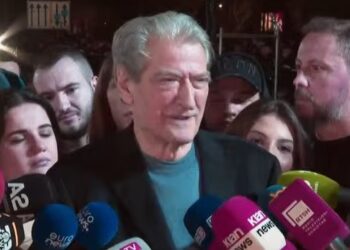 Protesta mbyllet 1 orë para ‘afatit’, Berisha bën ‘shejtan budallain’: S’e thirra unë këtë…