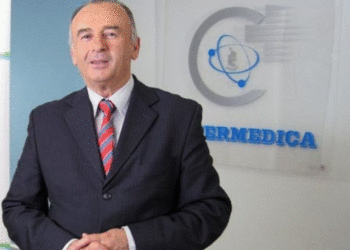 Jeta e Doktor Vasil Llajos që ngriti perandorinë Intermedica në Shqipëri!