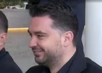 Mori pjesë në takimin e kryeministrit, kryebashkiaku i PD sqaron a ka ndryshuar qëndrim: Rama u ngacmua kur ngrita dy gishtat