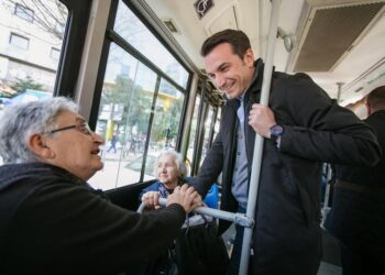 8 Marsi/ Veliaj nga qelia: Ua lash porosi kolegëve, nesër vajzat dhe gratë udhëtojnë falas në të gjitha linjat e transportit urban në Tiranë