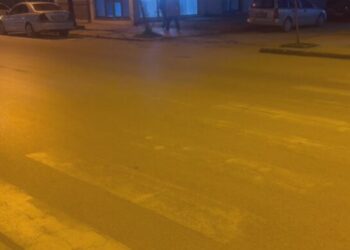 E rëndë në Berat! Goditi me makinë 15-vjeçaren te vijat e bardha, shoferi arratiset nga vendngjarja