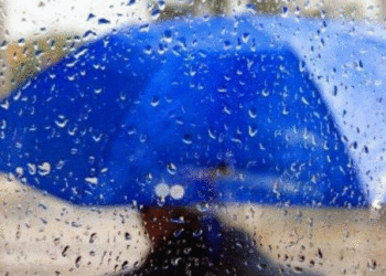 Bien temperaturat, vranësira dhe reshje shiu në të gjithë vendin