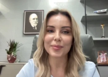 Nga çadra e Bashës, tek lista e Ramës / Zamira Sina: Kryeministri shihte më larg se ne…