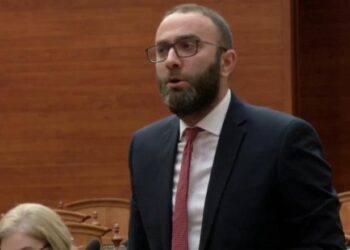 KESH e kallëzoi për shpifje, GJKKO shtyn për më 5 maj gjyqin ndaj Gazment Bardhit