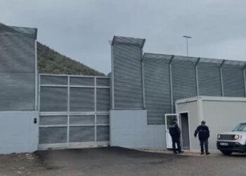Akuzat e opozitës italiane ndaj Melonit, reagon Brukseli: Emigrantët në Shqipëri, në përputhje me ligjin e BE