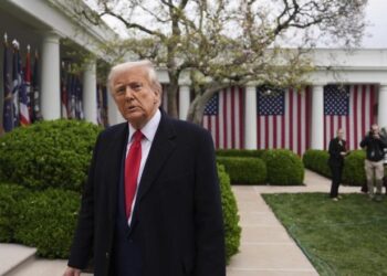 Tarifa doganore 10% për mallrat hyri sot në fuqi, Trump u drejtohet amerikanëve: Rezultati final do jetë historik