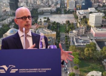 Tarifa 10%, ish-Presidenti i Dhomës Amerikane të Tregtisë: Do ndikojë negativisht në tre sektorë, por mund të jetë edhe ‘Mundësi e Artë për Shqipërinë
