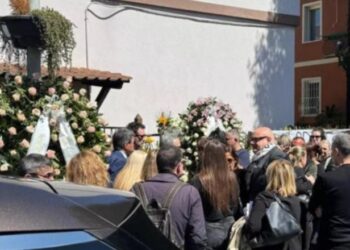 U vra në mënyrë makabre nga ish-i dashuri, përcillet për në banesën e fundit studentja shqiptare 