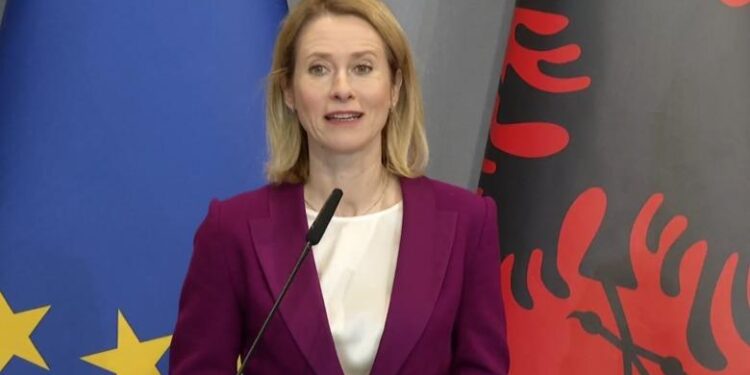 “Shqipëria një partner i fortë i BE”, Kallas në Tiranë: Sot nis dialogu për sigurinë dhe mbrojtjen, BE 90 mln euro për hekurudhën Durrës-Rrogozhinë