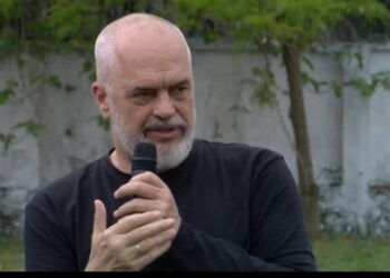 “Duhet të bëni investime të përbashkëta me bashkinë”, Rama me fermerët në Cërrik: Keni garanci shtetërore dhe linjë financimi