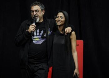 “Nëse ne kemi hasur barriera, Ina është përballur me mure”/ Çuçi takim me komunitetin rom në Vlorë: Nëse nuk zgjidhet deputete do të jetë në qeveri