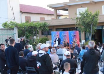 Gjiknuri me banorët e ish-fushës së aviacionit në Vlorë: PS e vetmja alternativë, kemi investuar 1.2 mln dollarë në këtë qark