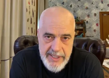 “Kandidatët e një subjekti më bënë sulm të organizuar në FB”, Rama: Kush s’përballon dot humorin, mos merret me politikë se është i rrezikshëm