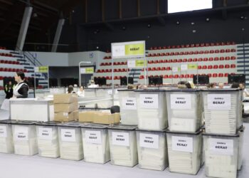 Nisi sot votimi nga jashtë, Celibashi tregon se ku është marrë fleta e parë e votimit: Iu dorëzua…