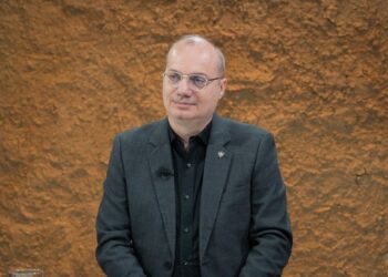 “Kam punuar gazetar”, ministri Igli Hasani rrëfen intervistën me Edi Ramën