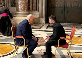 “U shfaq më i qetë, e kupton situatën”, Trump zbardh bisedën me Zelenskyn në Vatikan: Më kërkoi…