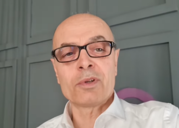 “Pse kruhesh o Lul?”/ Koçi i bashkohet replikave Rama-Basha, thumbon Berishën: Është bërë me keq se Biden