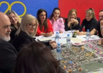 Video/ Rama nga Kamza: Elisa është frymë, ku shkon ajo shkon fitorja!
