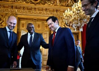 Diplomatët u tërhoqën në çastet e fundit, shtyhen bisedimet në Londër për paqe në Ukrainë 