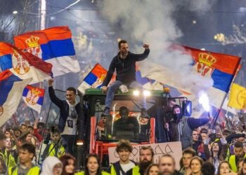 2000 km në 18 ditë/ Studentët serbë nisin maratonën drejt Brukselit: Duam një shtet demokratik!