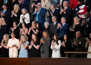 Berisha “kap” dhe babain e Melania Trump, por dhe Ambasadën amerikane në Tiranë