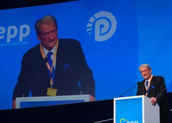 “Arrestoi tre liderët e opozitës”, Berisha ankohet në PPE: Rama ia hoqi mandatin Belerit sepse…