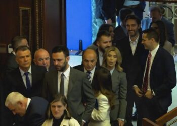 Refuzimi për t’u betuar, a mund të digjen mandatet e deputetëve të Kosovës?