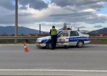Makina përplas këmbësoren në Pogradec, gruaja në gjendje të rëndë