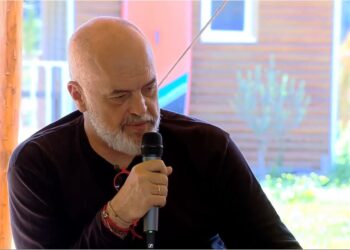 Biznesmeni në Përmet i kërkon të rifreskojë partinë, Rama: Faleminderit që na urdhërove! Hajde bujrum, bëje ti!