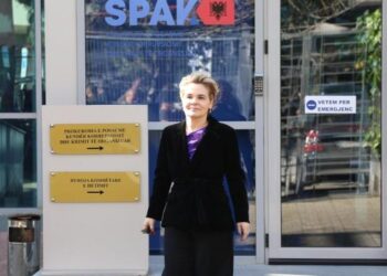 Kërkoi zëvendësimin e “detyrimit të paraqitjes” Kryemadhi heq dorë nga kërkesa