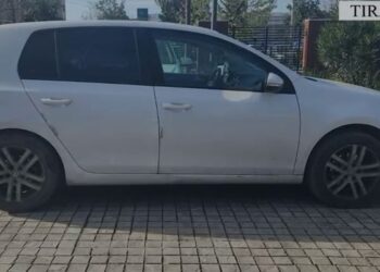 E dhunuan dhe i morën automjetin 41-vjeçarit në Yzberisht, arrestohen dy vëllëzërit