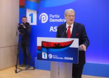 Berisha pas kthimit nga Strasburgu: I njoftova që Ilir Metën e kanë torturuar! Neve po na helmojnë me…