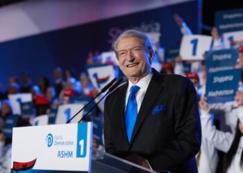 “I tmerruar nga e vërteta e transparenca”, Berisha: Rama është ngujuar në zyrë prej 2 muajsh. Ka frikë…