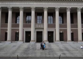 Administrata Trump ngrin 2.2 miliardë dollarë grante për Harvard