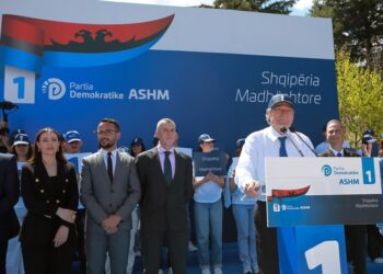 Berisha pyet Ramën: Pse nuk ra në humnerë Mali i Zi që i trefishoi pensionet?