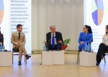Berisha – studentëve të mjekësisë: Ligjin që iu detyron të punoni 3 vite në Shqipëri do e anulojmë