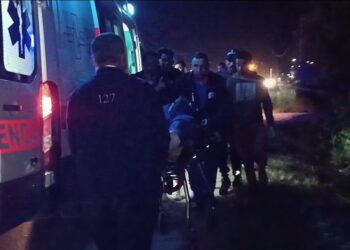 Aksident në Lushnje, motori bie në kanal, shpëton për mrekulli 17 vjeçari