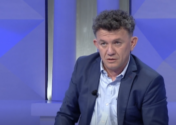 “Shih çfarë ka bërë…”, Buzhala “shpërthen” ndaj Kurtit: Është karagjoz