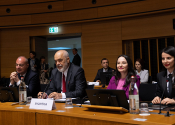 Anëtarësimi në BE/ Shqipëria hap grupkapitullin ‘Tregu i Brendshëm’, Rama pritet të mbajë konferencë për shtyp me Eurokomisioneren Kos