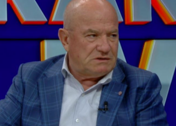 “Berisha non grata si person në shërbim të qarqeve pro ruse”, Berisha: Nuk ka madhështi në konsum! Premtimet e tij s’i merr njeri seriozisht