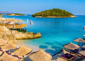 Media britanike: Riviera Shqiptare, parajsa e plazhit me 300 ditë diell në vit