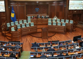 Kosovë/ Shtyhet sërish seanca konstituive, Vetëvendosje kërkon marrëveshje politike