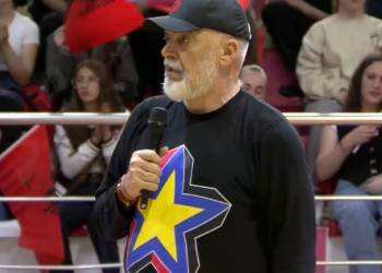 “Një 80 e ca vjeçar, kërkon të bëjë çorap Shqipërinë”, Rama thirrje qytetarëve: O bashkë për interesat e fëmijëve, o të ndarë për interesin e një familje të vetme