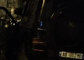 Plumba të gabuar për ditëlindje, gazetarja: Gruaja e Roan Brahimit lëvizte e lirë në kryeqytet, rivalët e Ervis Martinajt po goditen