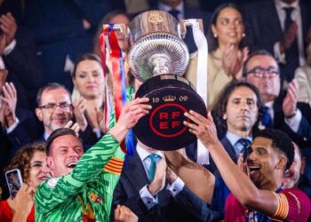 Barcelona fiton ‘El Clasico-n’ e sherrit, ngre kupën e Spanjës! Rudiger kalon limitet, gjuan me akull arbitrin