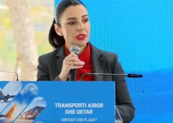 Aeroporti i Vlorës/ Balluku: Më 8 maj, testi i parë i uljes së avionit në pistë