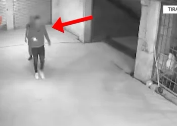 Vodhën makinën nga garazhi/ Arrestohet 20-vjeçari në Tiranë, në kërkim bashkëpunëtori